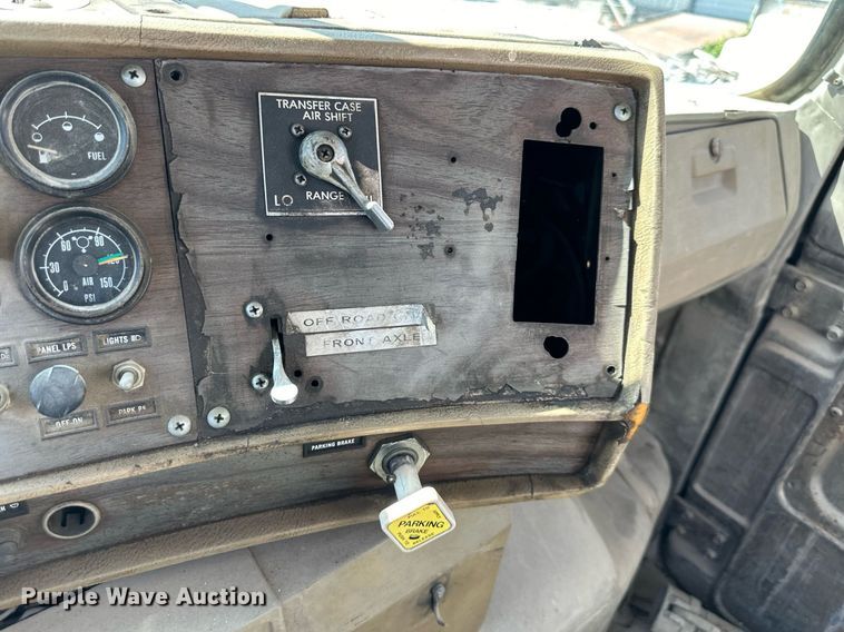 image for item DR2586 1984 Mack DMM6856 water truck