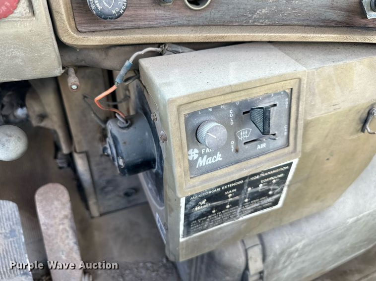 image for item DR2586 1984 Mack DMM6856 water truck