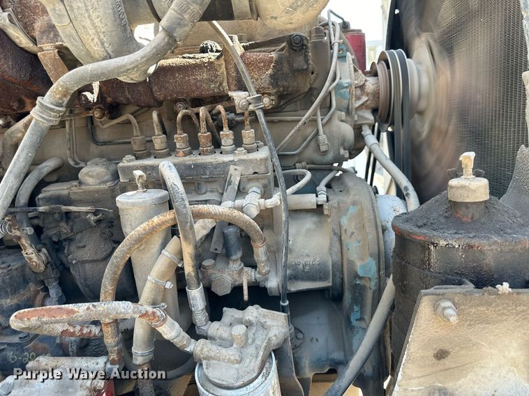 image for item DR2586 1984 Mack DMM6856 water truck