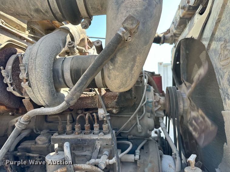 image for item DR2586 1984 Mack DMM6856 water truck
