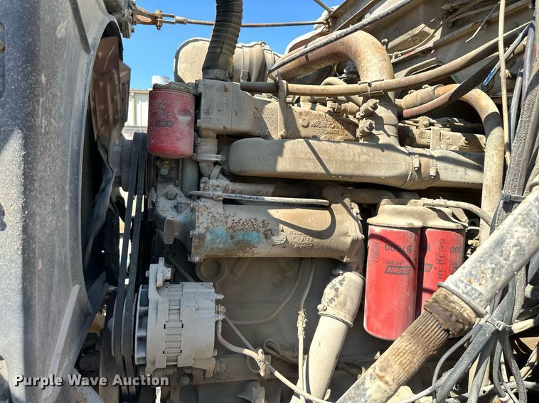 image for item DR2586 1984 Mack DMM6856 water truck