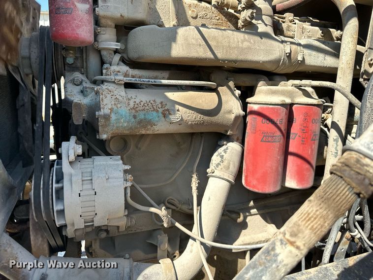 image for item DR2586 1984 Mack DMM6856 water truck