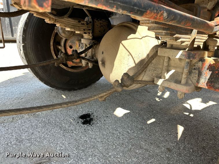 image for item DR2586 1984 Mack DMM6856 water truck