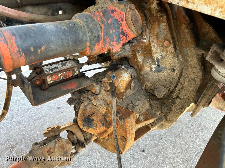 image for item DR2586 1984 Mack DMM6856 water truck