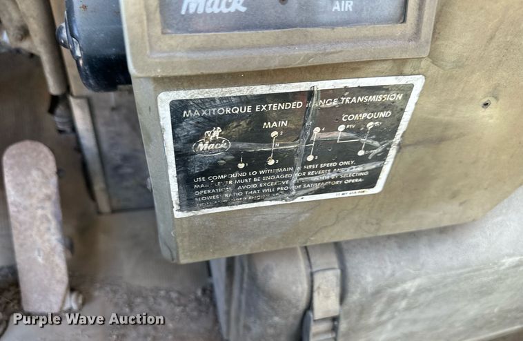 image for item DR2586 1984 Mack DMM6856 water truck