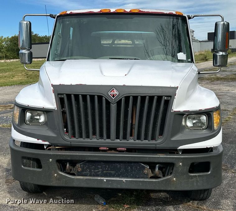 image for item DR2652 2013 International TerraStar Crew Cab flatbed truck