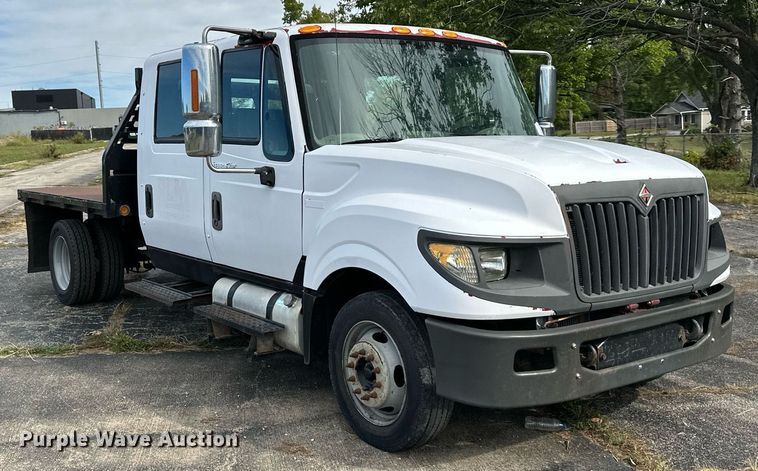 image for item DR2652 2013 International TerraStar Crew Cab flatbed truck