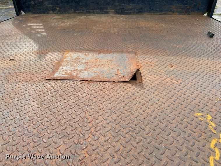 image for item DR2652 2013 International TerraStar Crew Cab flatbed truck