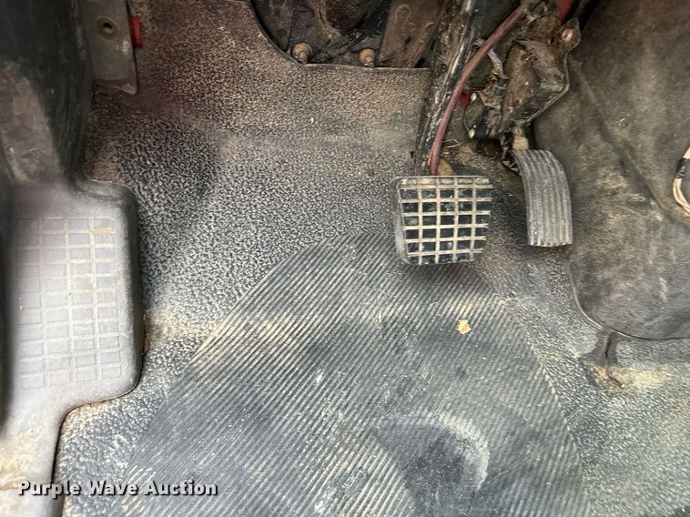 image for item DR2652 2013 International TerraStar Crew Cab flatbed truck