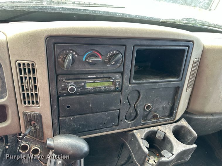 image for item DR2652 2013 International TerraStar Crew Cab flatbed truck