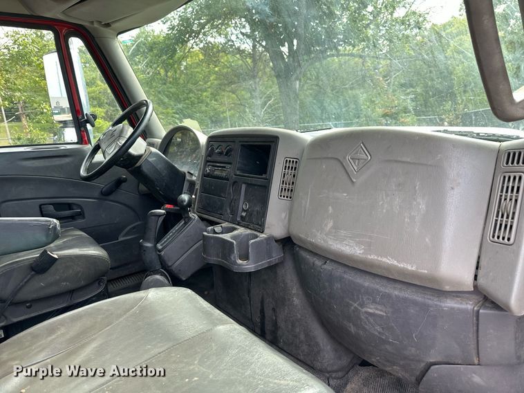 image for item DR2652 2013 International TerraStar Crew Cab flatbed truck