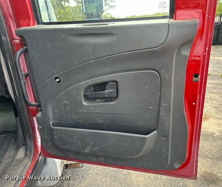 image for item DR2652 2013 International TerraStar Crew Cab flatbed truck