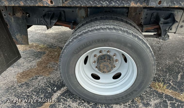 image for item DR2652 2013 International TerraStar Crew Cab flatbed truck