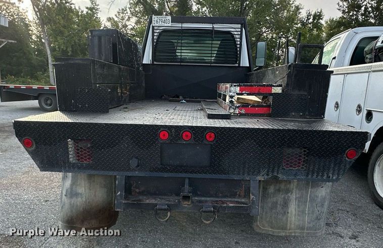 image for item DR2701 2006 Chevrolet  C5500 flatbed truck