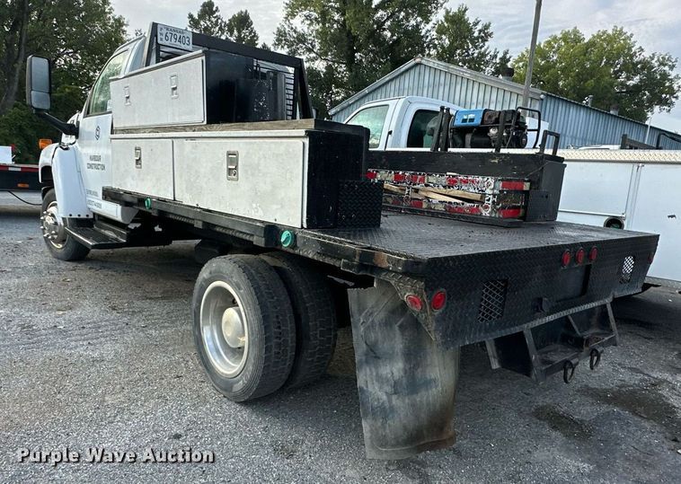 image for item DR2701 2006 Chevrolet  C5500 flatbed truck