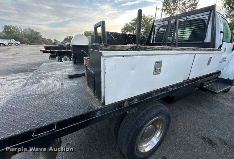 image for item DR2701 2006 Chevrolet  C5500 flatbed truck