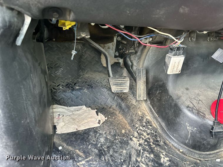 image for item DR2701 2006 Chevrolet  C5500 flatbed truck