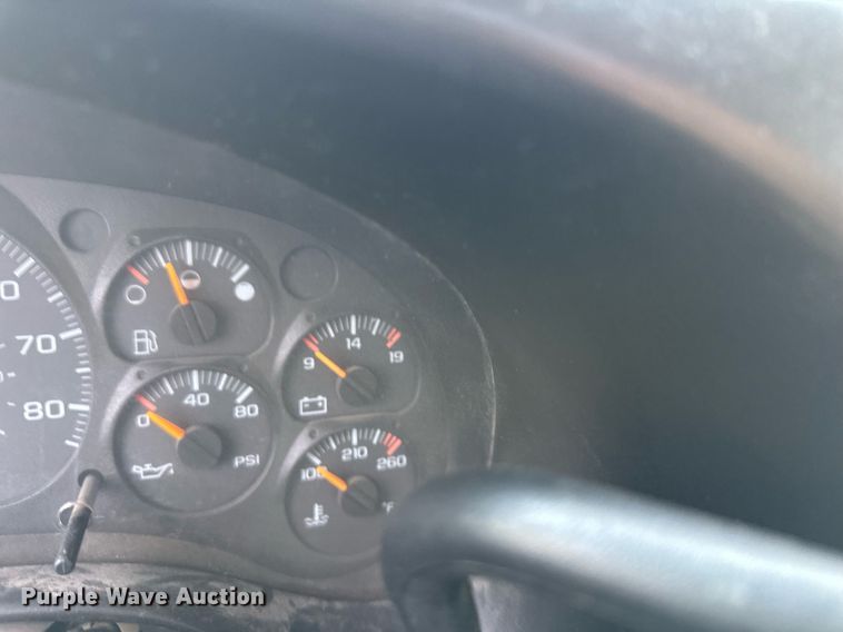 image for item DR2701 2006 Chevrolet  C5500 flatbed truck