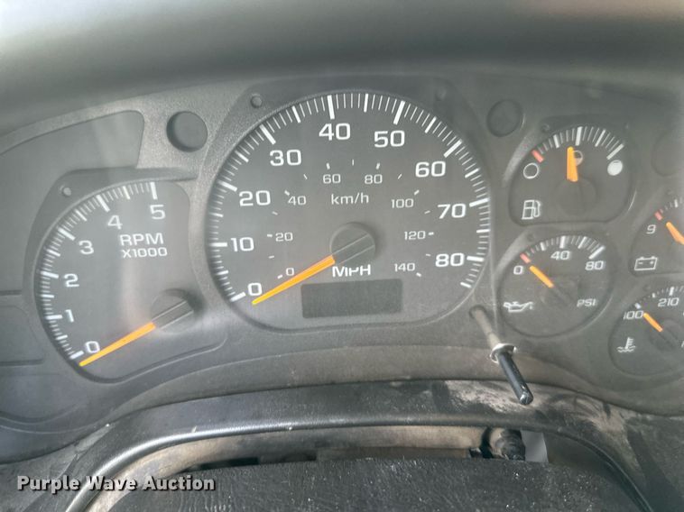 image for item DR2701 2006 Chevrolet  C5500 flatbed truck