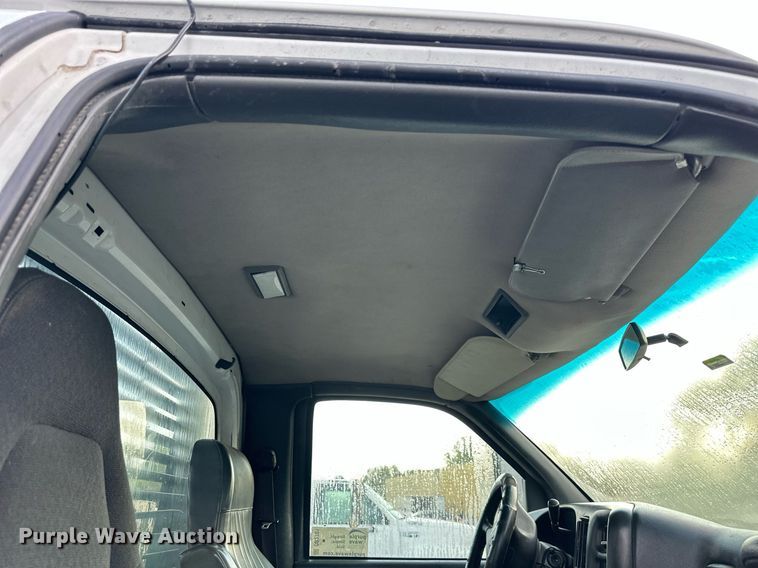 image for item DR2701 2006 Chevrolet  C5500 flatbed truck