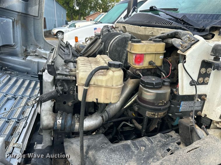 image for item DR2701 2006 Chevrolet  C5500 flatbed truck