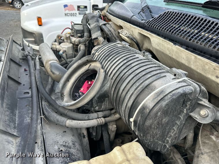 image for item DR2701 2006 Chevrolet  C5500 flatbed truck