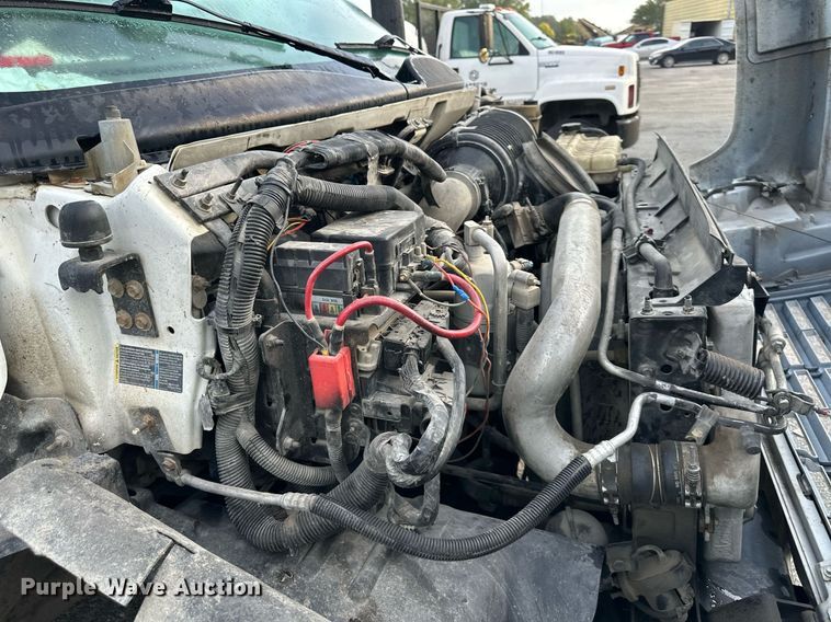 image for item DR2701 2006 Chevrolet  C5500 flatbed truck