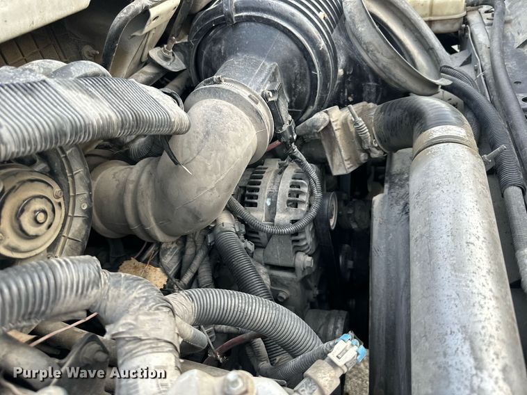 image for item DR2701 2006 Chevrolet  C5500 flatbed truck