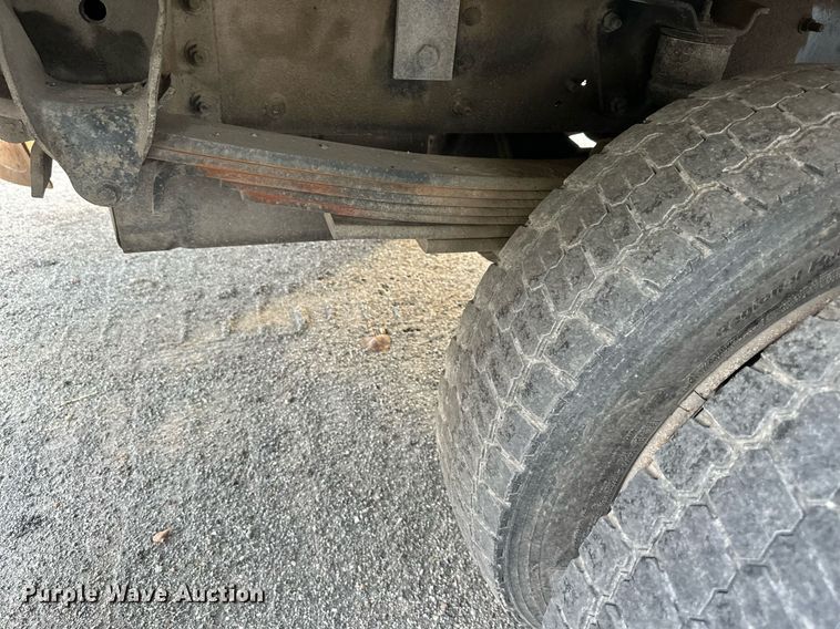 image for item DR2701 2006 Chevrolet  C5500 flatbed truck