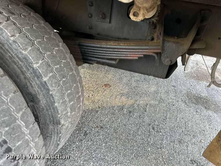 image for item DR2701 2006 Chevrolet  C5500 flatbed truck