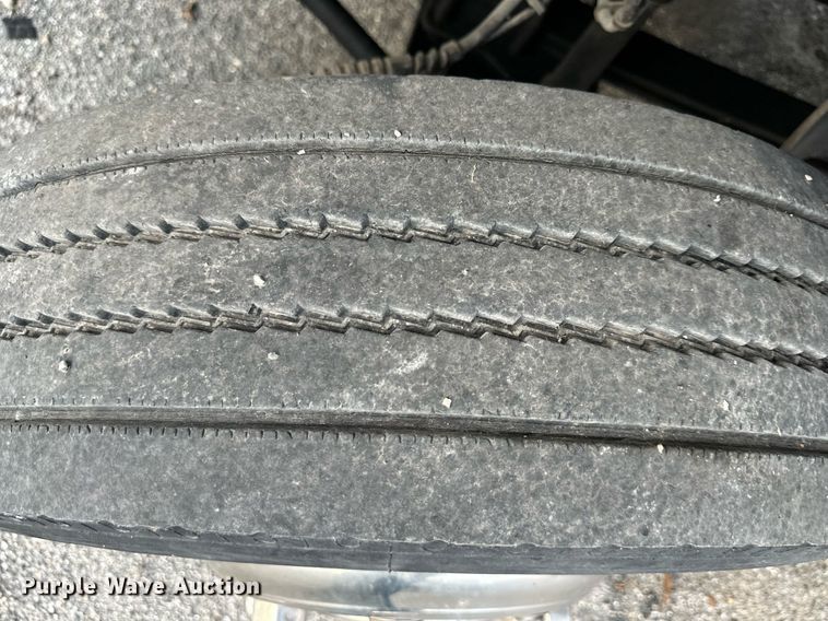 image for item DR2701 2006 Chevrolet  C5500 flatbed truck