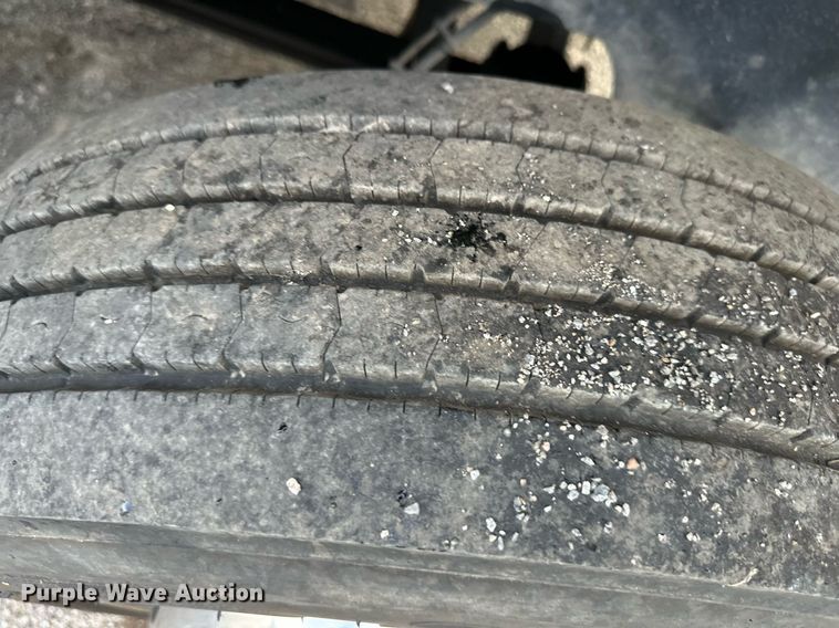 image for item DR2701 2006 Chevrolet  C5500 flatbed truck