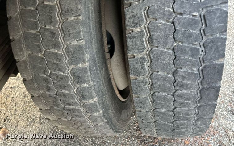 image for item DR2701 2006 Chevrolet  C5500 flatbed truck