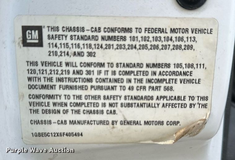 image for item DR2701 2006 Chevrolet  C5500 flatbed truck