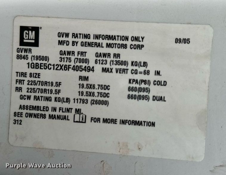 image for item DR2701 2006 Chevrolet  C5500 flatbed truck