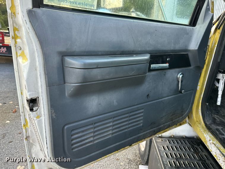 image for item DR2702 1995 GMC Topkick flatbed truck