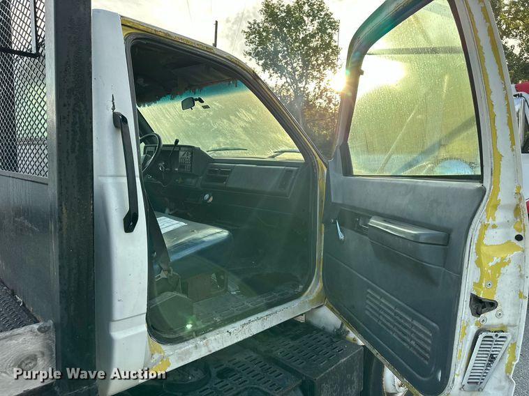 image for item DR2702 1995 GMC Topkick flatbed truck