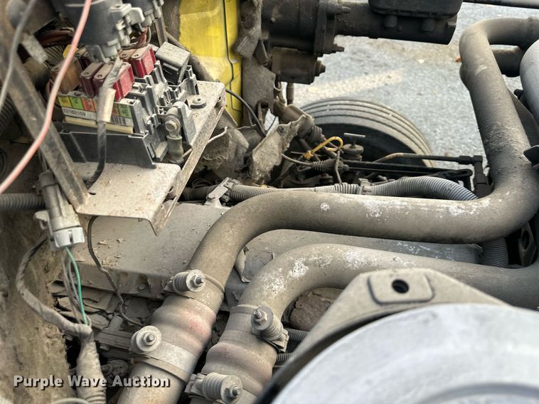 image for item DR2702 1995 GMC Topkick flatbed truck