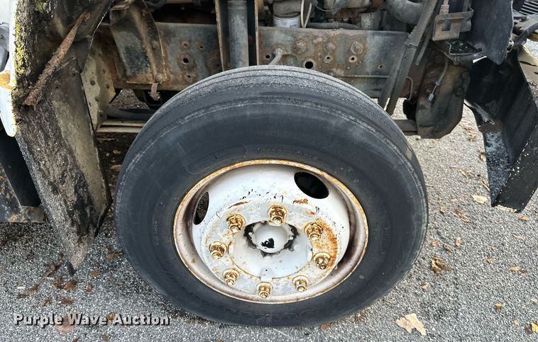 image for item DR2702 1995 GMC Topkick flatbed truck