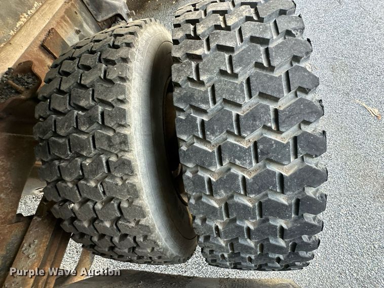 image for item DR2702 1995 GMC Topkick flatbed truck