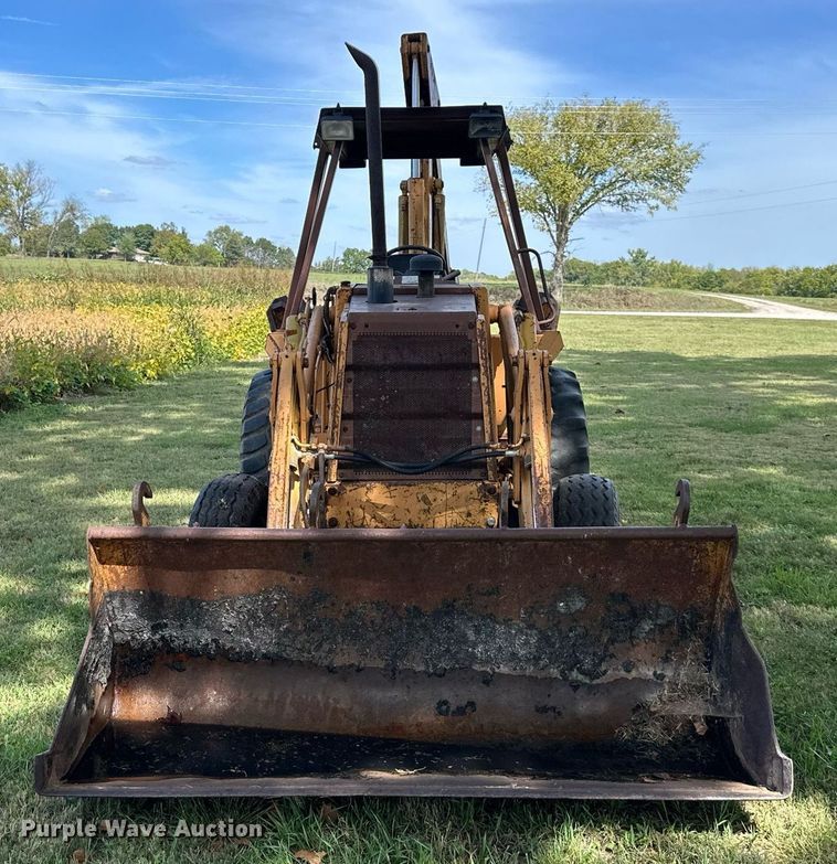 image for item DR2707 Case  580 Super E backhoe