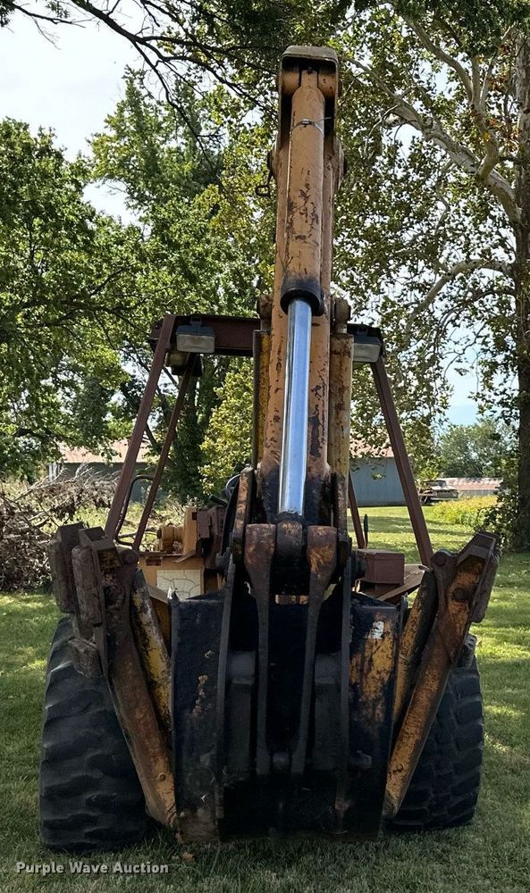 image for item DR2707 Case  580 Super E backhoe