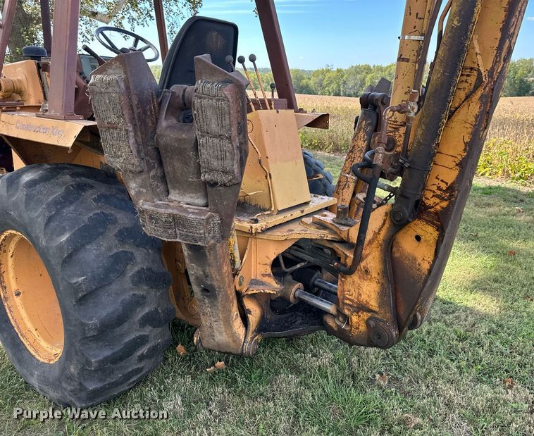 image for item DR2707 Case  580 Super E backhoe