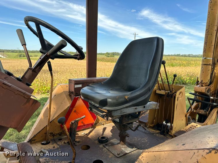 image for item DR2707 Case  580 Super E backhoe