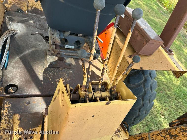 image for item DR2707 Case  580 Super E backhoe