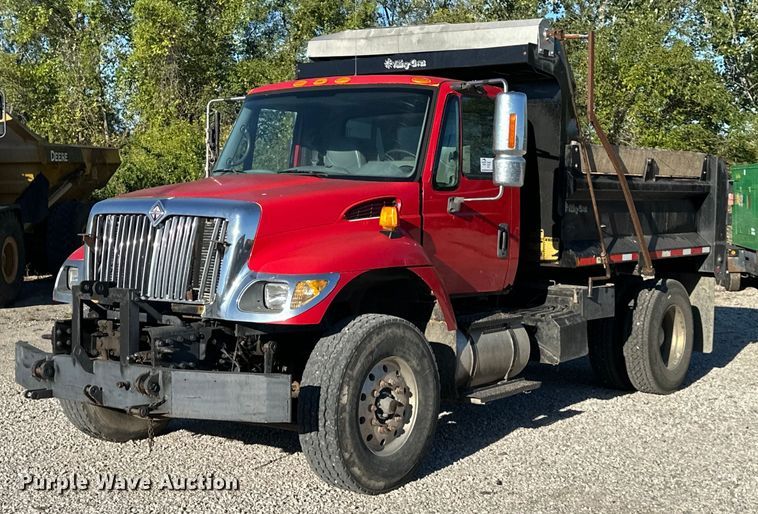 image for item DR2709 2006 International  7400 dump truck
