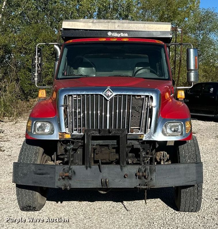 image for item DR2709 2006 International  7400 dump truck