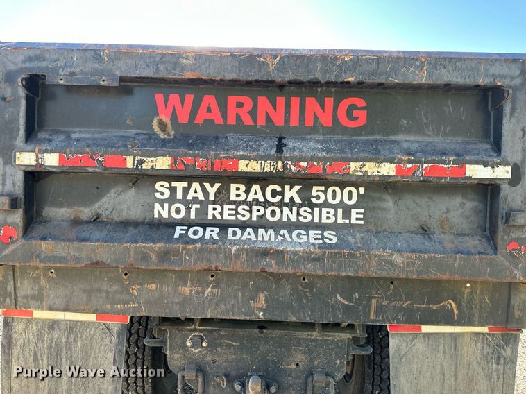 image for item DR2709 2006 International  7400 dump truck