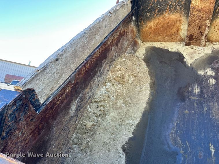 image for item DR2709 2006 International  7400 dump truck