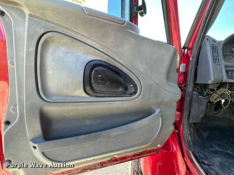 image for item DR2709 2006 International  7400 dump truck